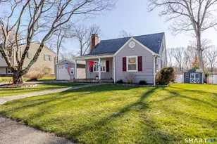 7 Ivy Ln, Danbury, CT 06811 - Photo 2