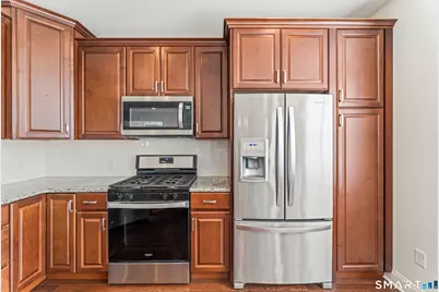 1211 Brookside Court #1211, Newtown, CT 06470 - Photo 10