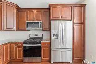 1211 Brookside Ct, Newtown, CT 06470 - Photo 10