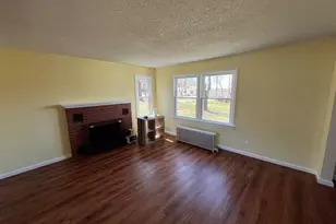 138 Mountain St, Ellington, CT 06029 - Photo 4