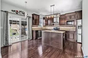 9 Fox Run Ln, Seymour, CT 06483 - Photo 4