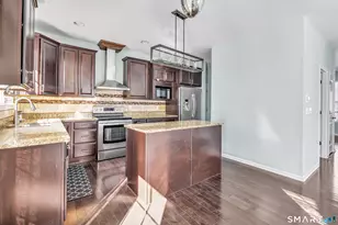 9 Fox Run Ln, Seymour, CT 06483 - Photo 6