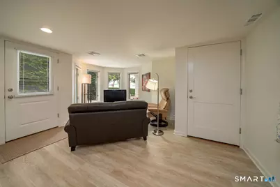 133 Linden Avenue #Apt B, Branford, CT 06405 - Photo 2