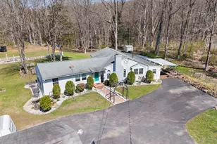 49 Scuppo Rd, Woodbury, CT 06798 - Photo 2