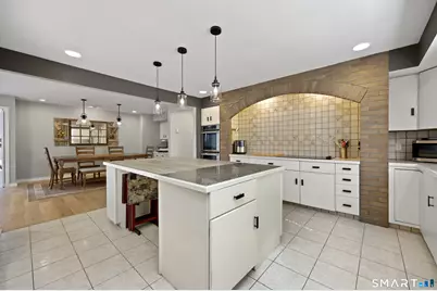 28 Strawberry Lane, Shelton, CT 06484 - Photo 8