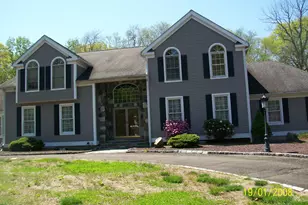 5 Cranberry Ln, Shelton, CT 06484 - Photo 4