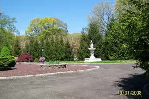 5 Cranberry Ln, Shelton, CT 06484 - Photo 2