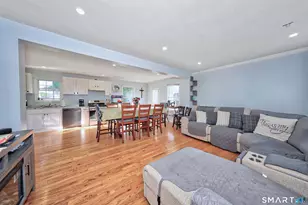 31 Elm Ct, Bridgeport, CT 06606 - Photo 6