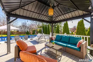 993 Cloverdale Cir, Wethersfield, CT 06109 - Photo 2