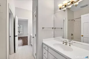 7 Winhall Ln, West Hartford, CT 06117 - Photo 32