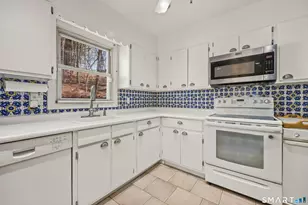 16 Sherwood Rd, Ridgefield, CT 06877 - Photo 6