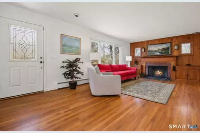 16 Sherwood Road, Ridgefield, CT 06877 - Photo 2