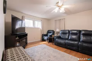 744 Russell St, New Haven, CT 06513 - Photo 2