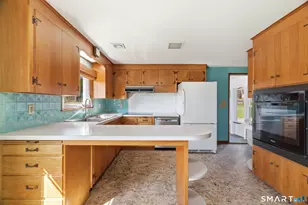 24 Rankin Ct, Montville, CT 06382 - Photo 8