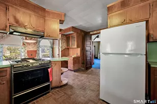 467 Bunker Hill Ave, Waterbury, CT 06708 - Photo 22