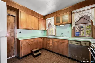 467 Bunker Hill Ave, Waterbury, CT 06708 - Photo 24