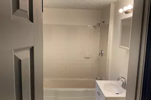 113 Fairview St, New Britain, CT 06051 - Photo 6