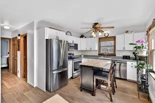 25 Lake Of Isles Rd, Preston, CT 06365 - Photo 6