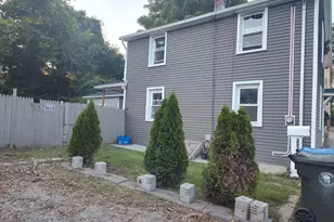 13 Rose St, Norwich, CT 06360 - Photo 2