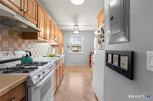 50 Greenhouse Rd, Bridgeport, CT 06606 - Photo 6
