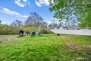 63 Richfield Rd, Bridgeport, CT 06606 - Photo 10