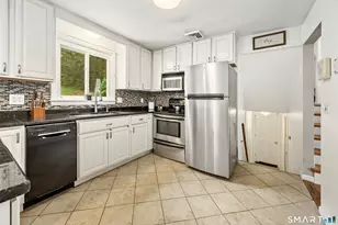 277 Tryon St, Middletown, CT 06457 - Photo 8