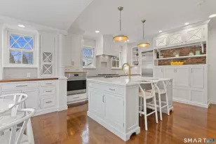 40 Rogers Rd, Stamford, CT 06902 - Photo 12