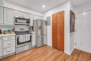 25 Grand St, Norwalk, CT 06851 - Photo 2