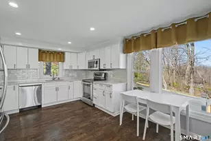 370 Amity Rd, Bethany, CT 06524 - Photo 10