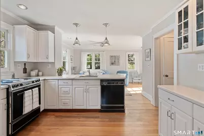 10 Hunt Street, Norwalk, CT 06853 - Photo 10