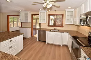 45 Grissom Rd, Manchester, CT 06042 - Photo 10