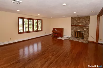 45 Grissom Road, Manchester, CT 06042 - Photo 4