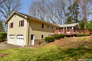 45 Grissom Rd, Manchester, CT 06042 - Photo 2