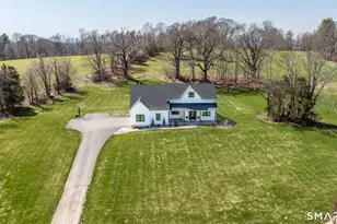 201 Mountain St, Ellington, CT 06029 - Photo 2