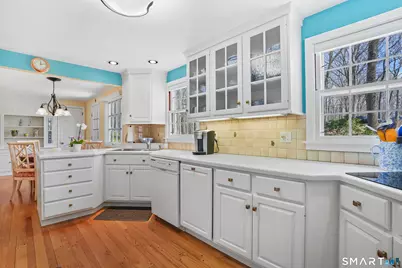 12 Sunset Circle, Woodbridge, CT 06525 - Photo 4