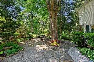 320 Ingleside Dr, Stamford, CT 06903 - Photo 30