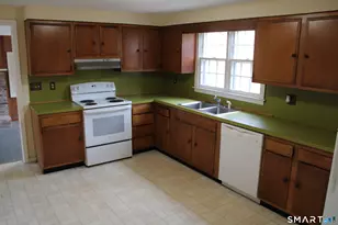 12 Sportsman's Hill Rd, Madison, CT 06443 - Photo 4