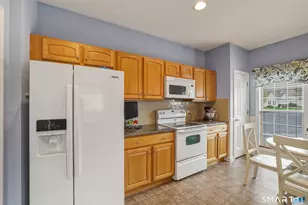 20 Meadowview Ct, Canton, CT 06019 - Photo 8