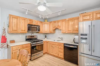 20 Wild Horse Road, Stamford, CT 06905 - Photo 12