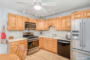 20 Wild Horse Rd, Stamford, CT 06905 - Photo 12