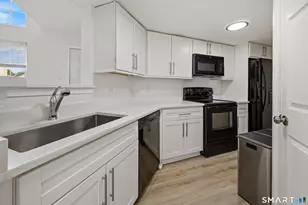 299 Carriage Crossing Ln, Middletown, CT 06457 - Photo 6