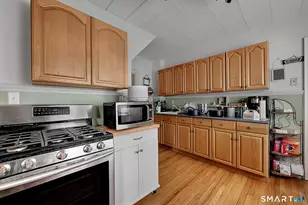 60 Graveline Ave, Meriden, CT 06451 - Photo 6