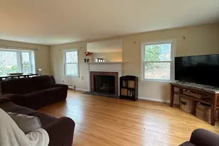 7 Willow Ln, East Lyme, CT 06333 - Photo 10