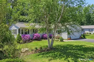 25 Heather Brook Rd, Montville, CT 06382 - Photo 2