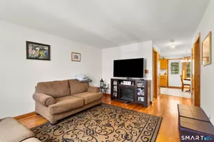51 White Tail Ln, Wallingford, CT 06492 - Photo 2