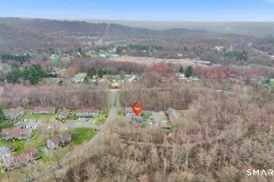 6 Walnut Ln, Brookfield, CT 06804 - Photo 4