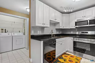70 Southwick Ct, Cheshire, CT 06410 - Photo 4