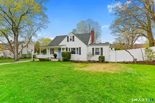 10 Millspaugh Dr, Fairfield, CT 06824 - Photo 2