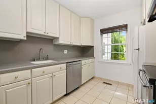 60 Greenwich Hills Dr, Greenwich, CT 06831 - Photo 4