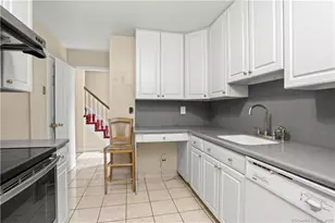 60 Greenwich Hills Dr, Greenwich, CT 06831 - Photo 6